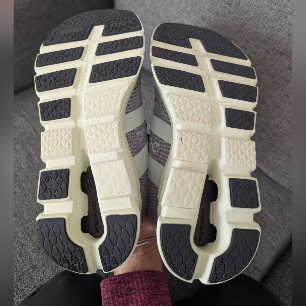 On Cloud Cloudrunner - image 4